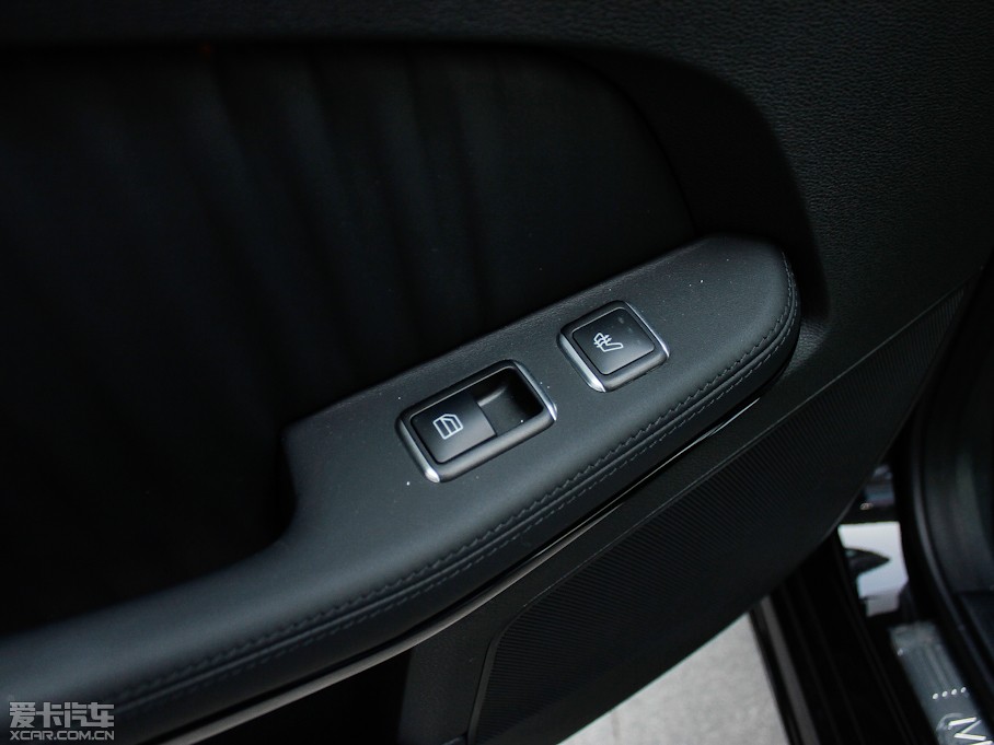 2012YE E 300L rкA