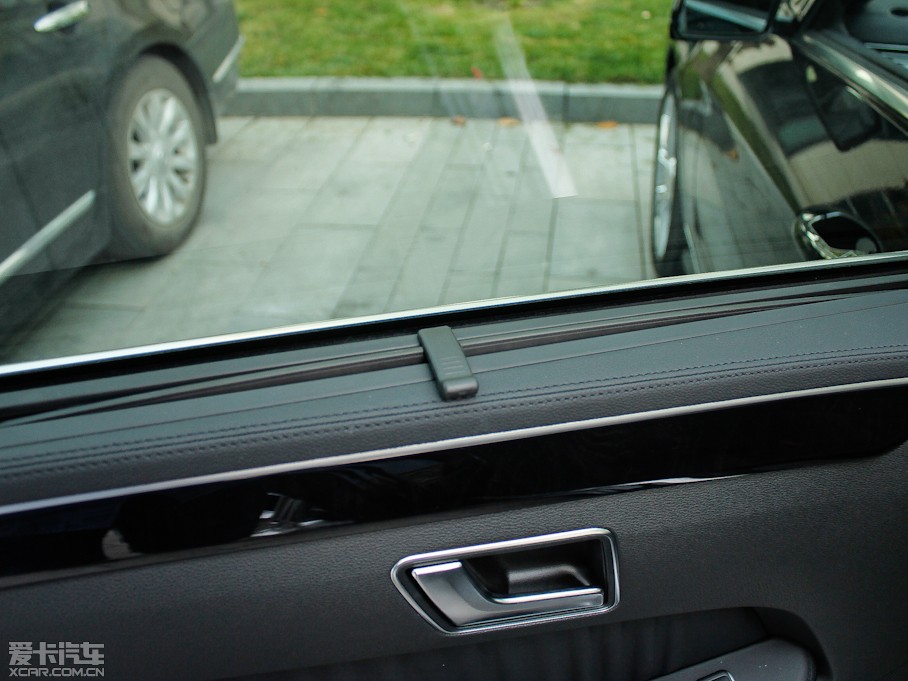 2012YE E 300L rкA