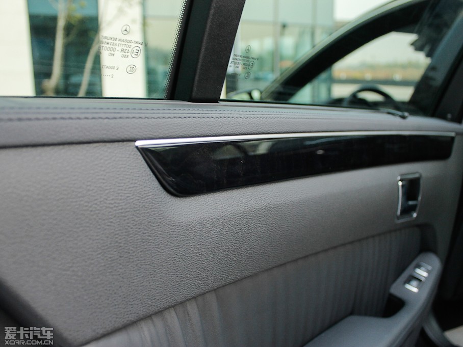 2012YE E 300L rкA