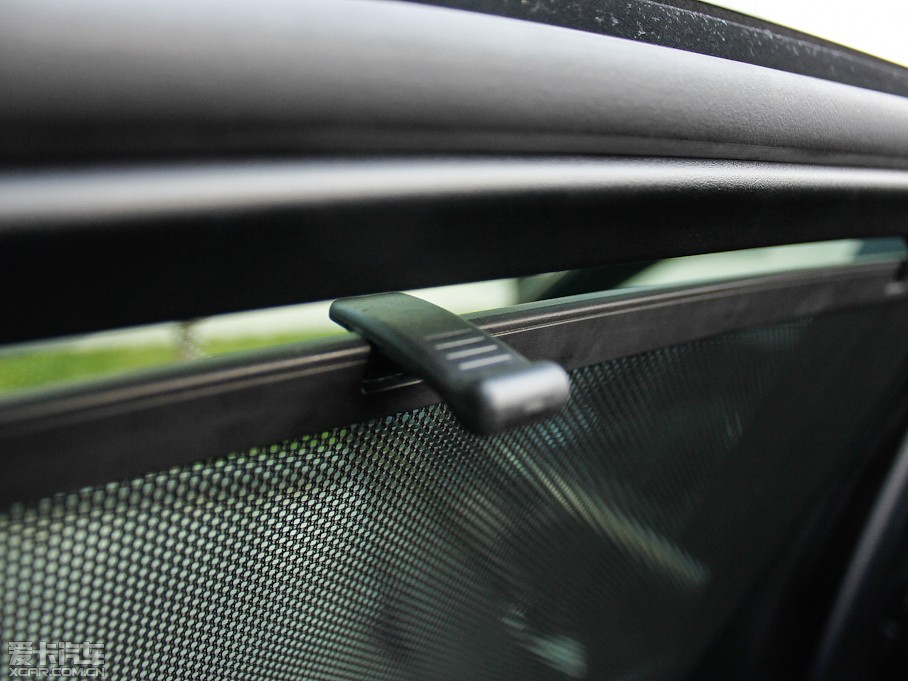 2012YE E 300L rкA