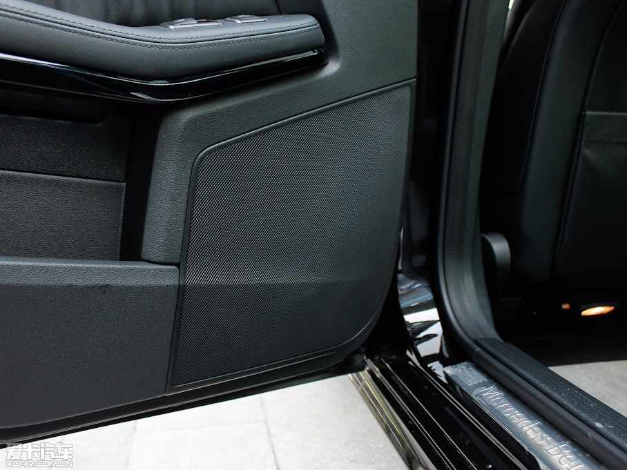 2012YE E 300L rкA