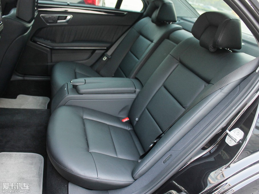 2012YE E 300L rкA