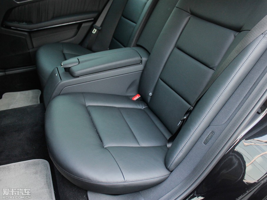 2012YE E 300L rкA