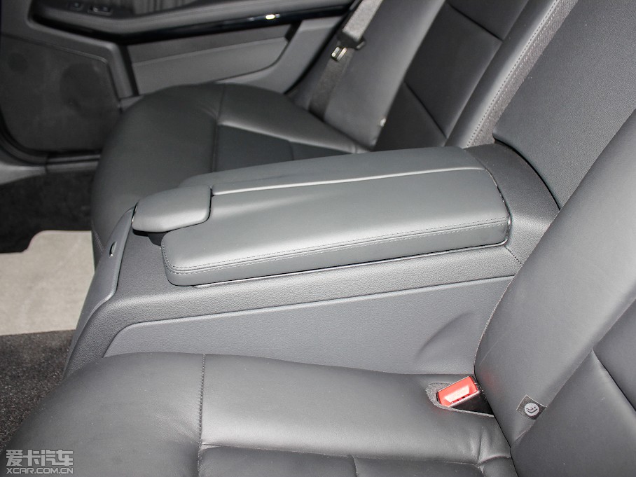 2012YE E 300L rкA