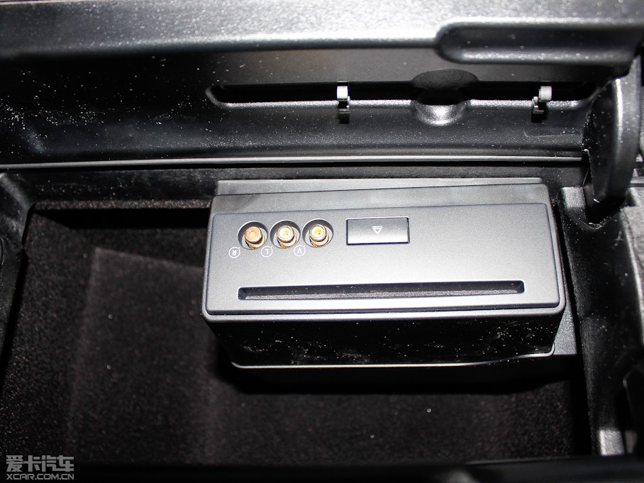 2012YE E 300L rкA