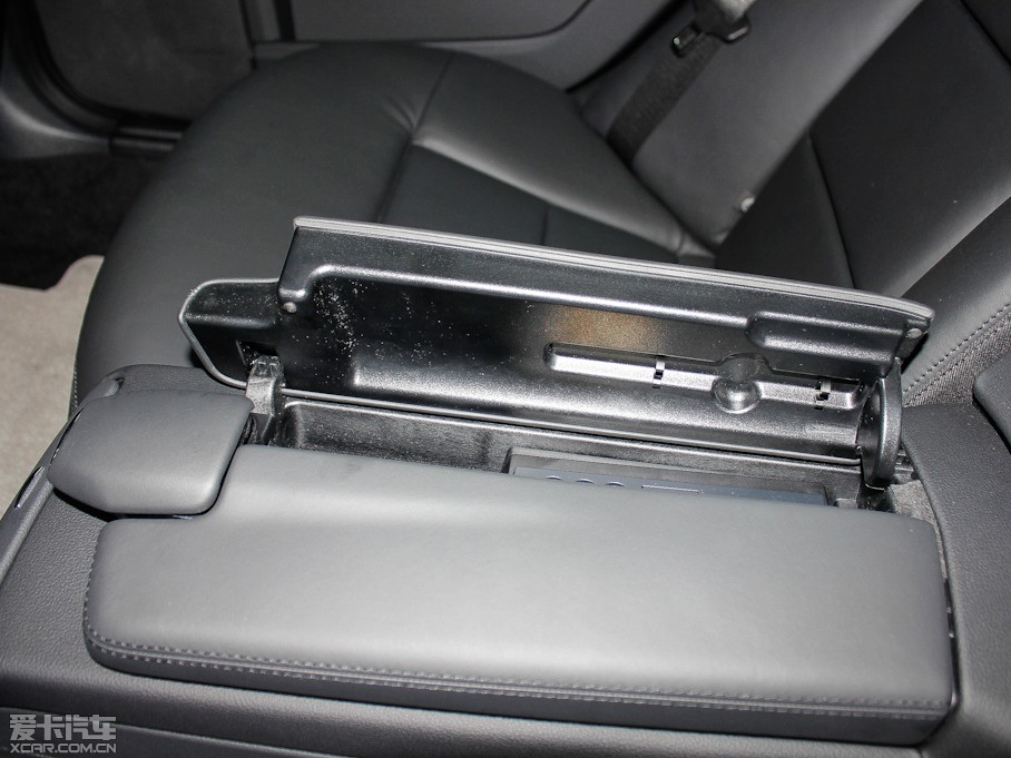 2012YE E 300L rкA