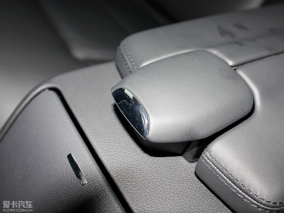 2012YE E 300L rкA