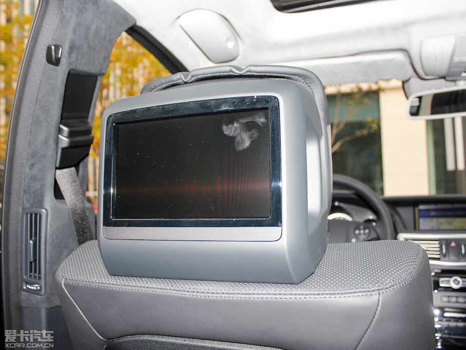 2012YE E 300L rкA