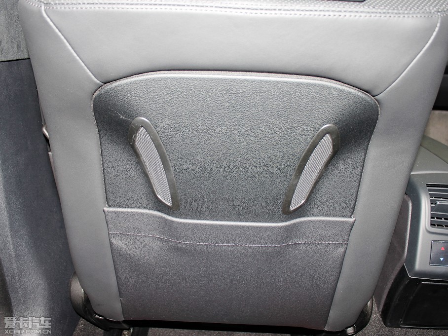 2012YE E 300L rкA