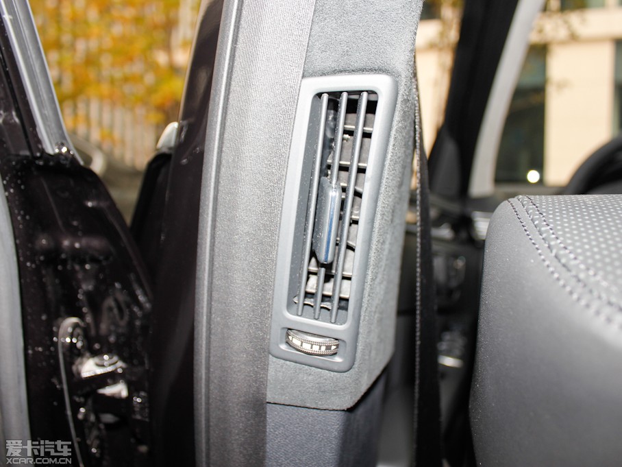 2012YE E 300L rкA