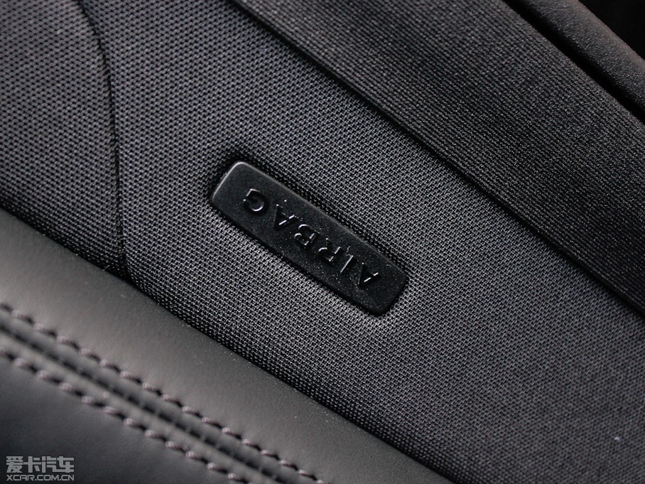 2012YE E 300L rкA