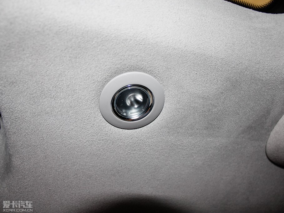 2012YE E 300L rкA