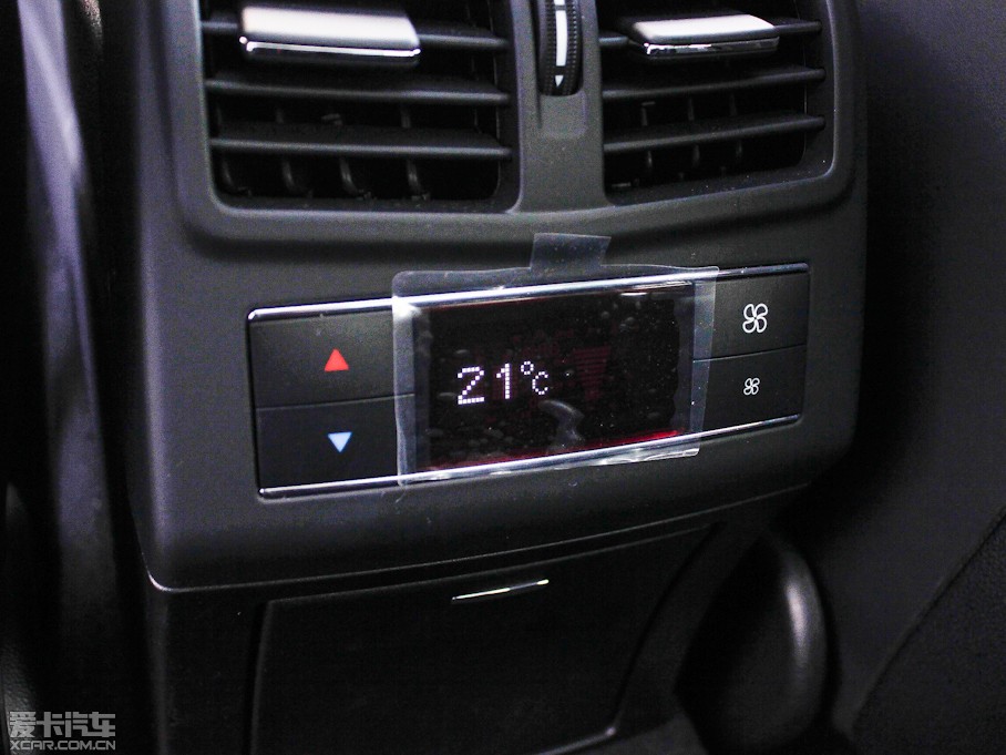 2012YE E 300L rкA