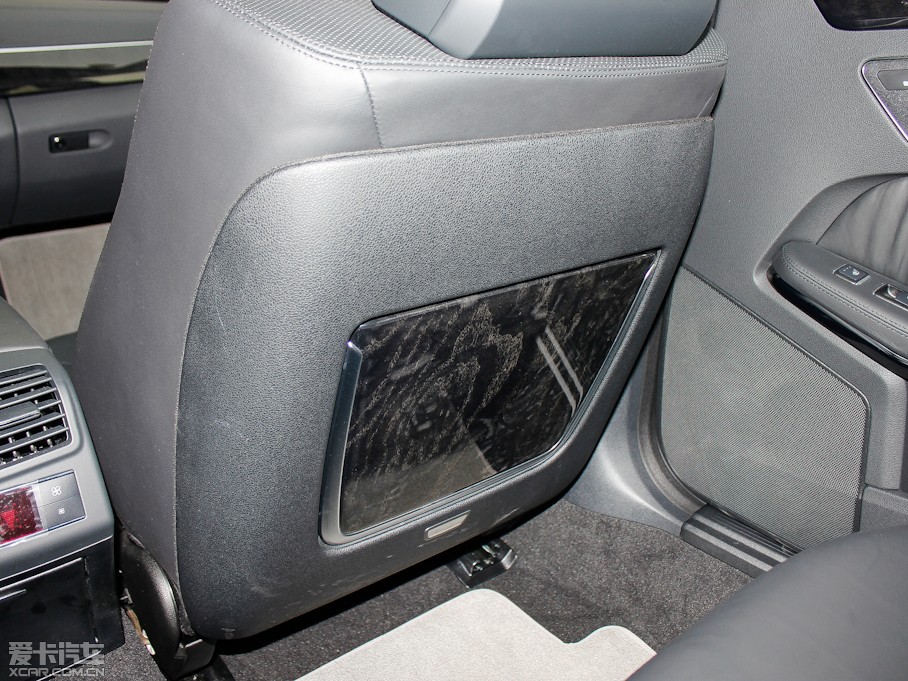 2012YE E 300L rкA