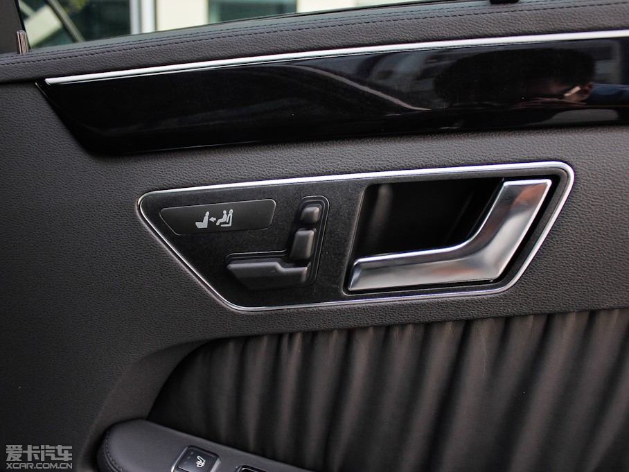 2012YE E 300L rкA