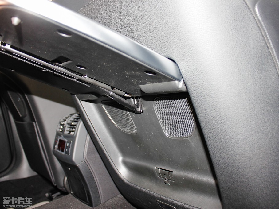 2012YE E 300L rкA