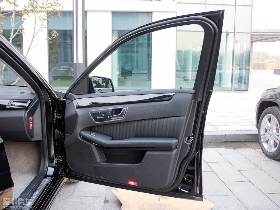 2012YE E 300L rкA