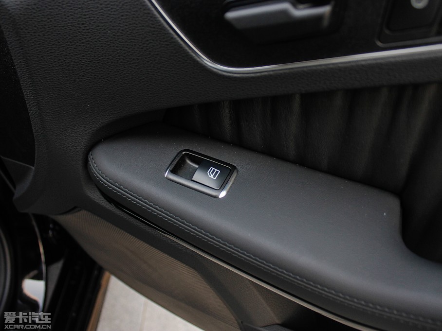 2012YE E 300L rкA