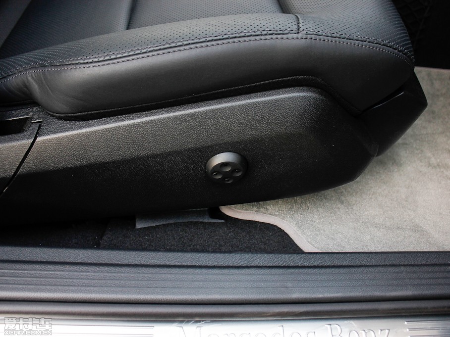 2012YE E 300L rкA