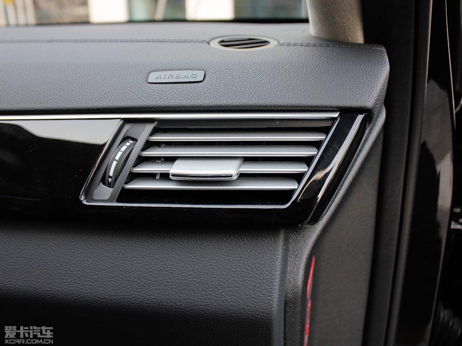 2012YE E 300L rкA