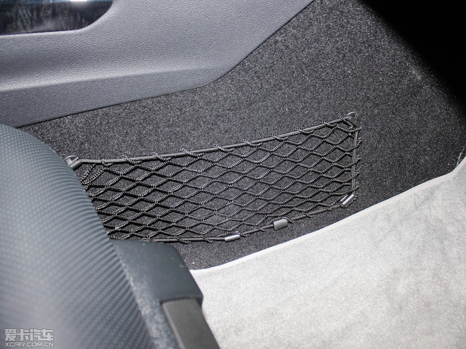 2012YE E 300L rкA