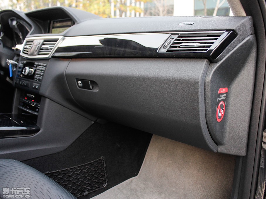 2012YE E 300L rкA