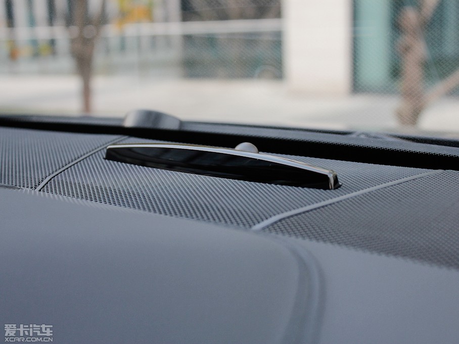 2012YE E 300L rкA