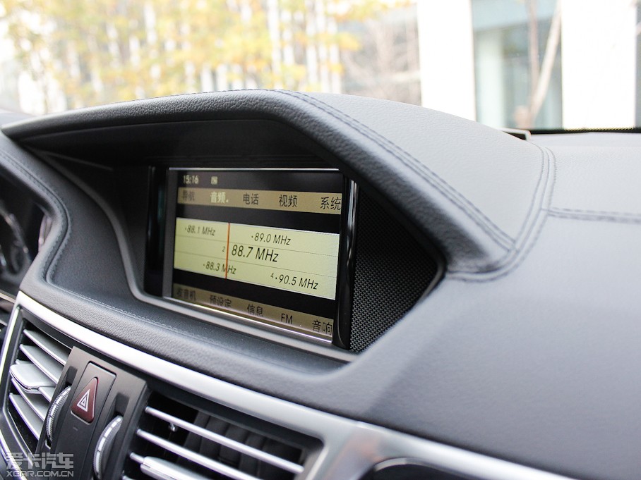 2012YE E 300L rкA