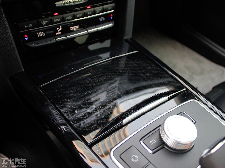 2012YE E 300L rкA