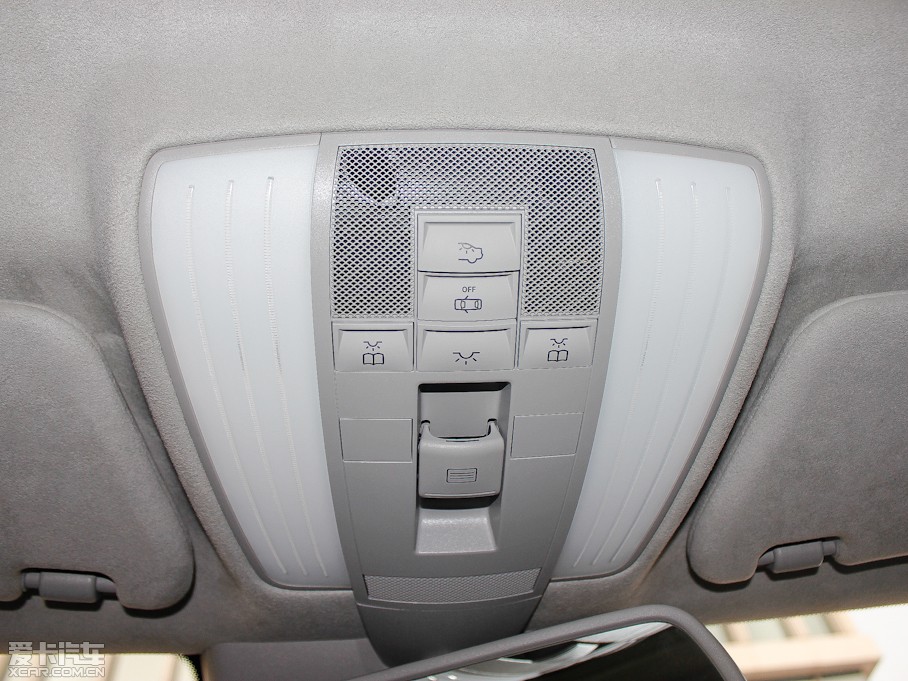 2012YE E 300L rкA