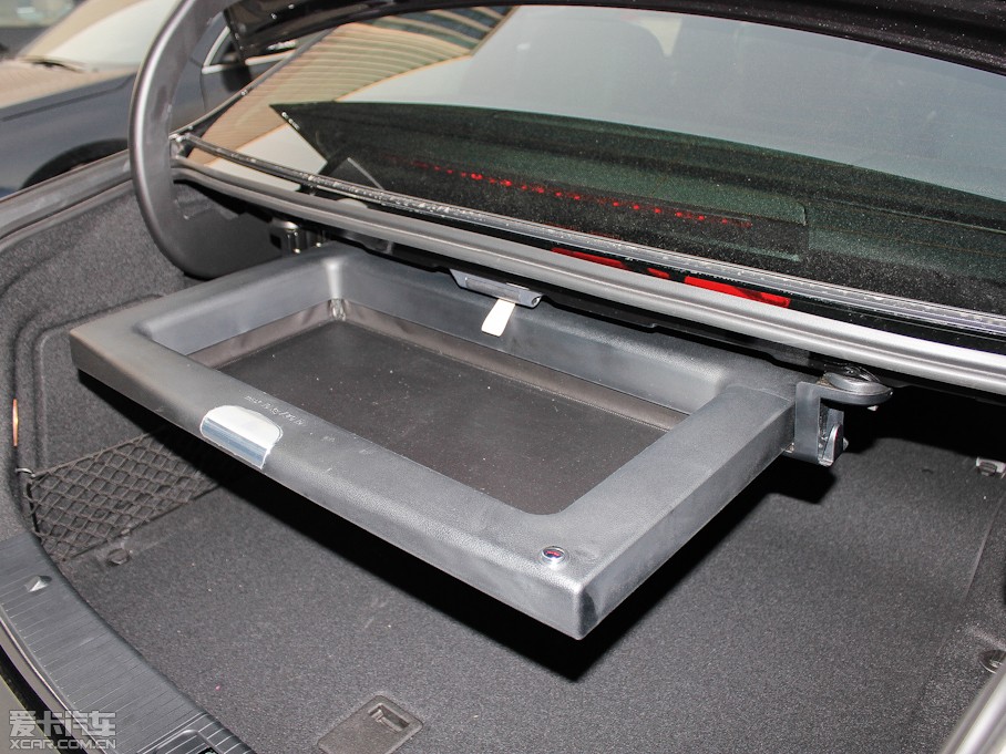 2012YE E 300L rкA