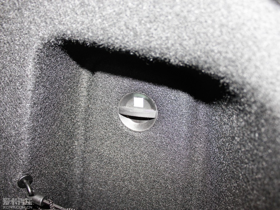 2012YE E 300L rкA