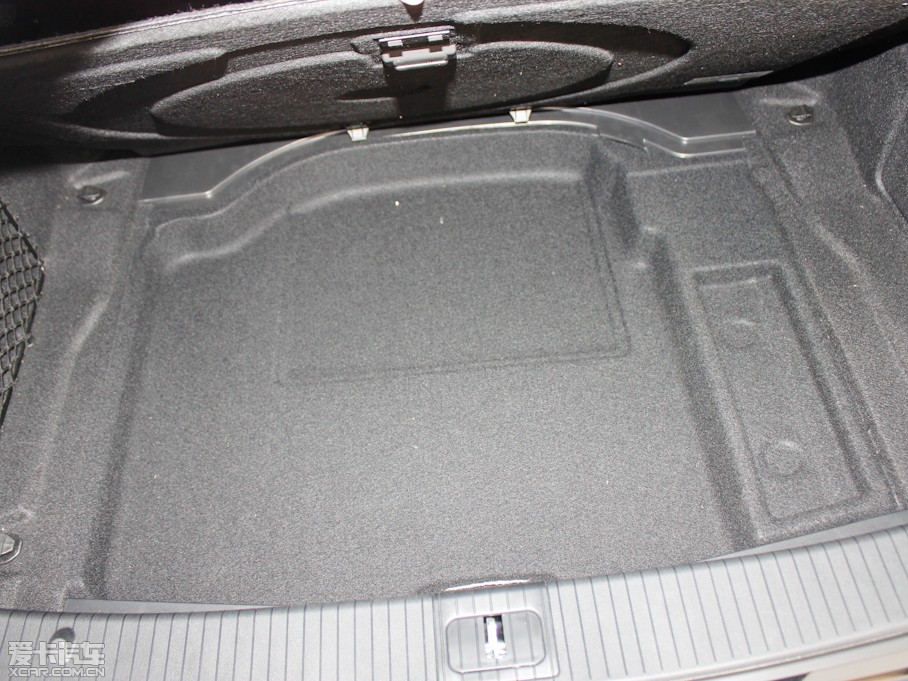 2012YE E 300L rкA