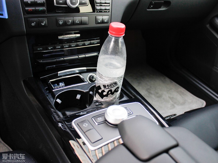 2012YE E 300L rкA