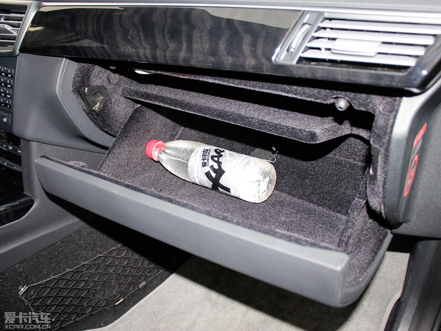 2012YE E 300L rкA