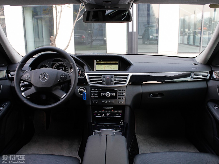 2012YE E 300L rкA