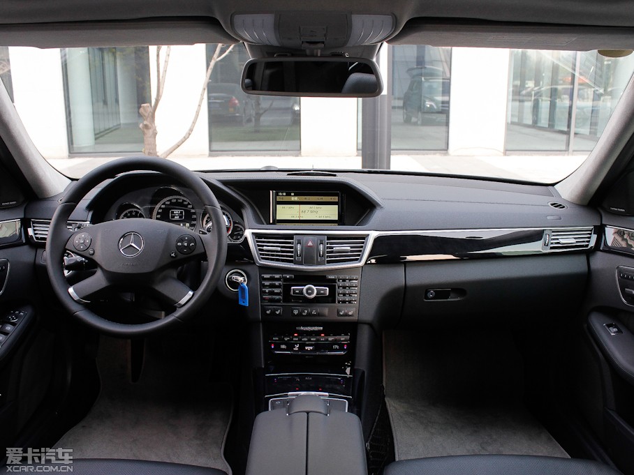 2012YE E 300L rкA