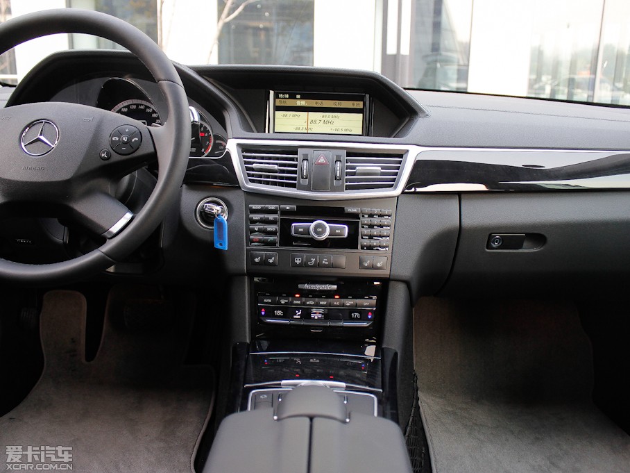 2012YE E 300L rкA