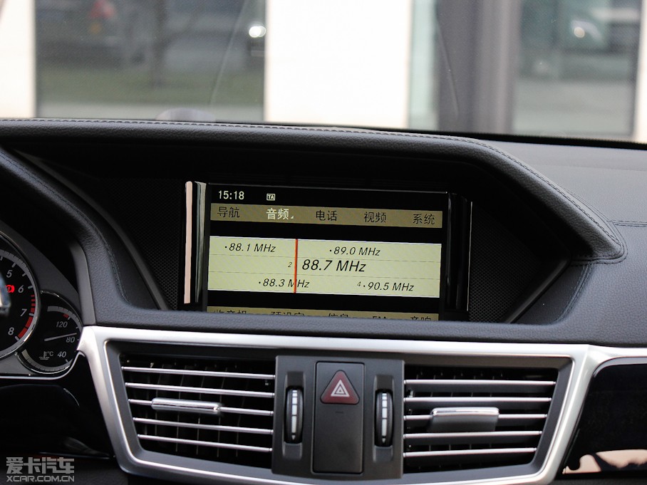 2012YE E 300L rкA