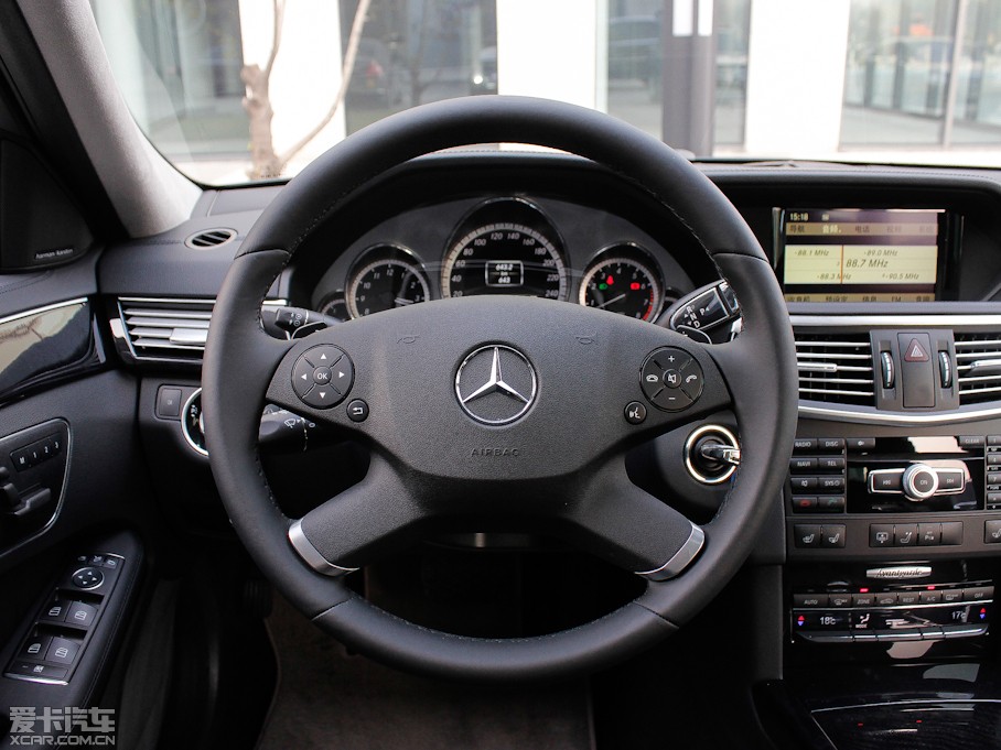 2012YE E 300L rкA