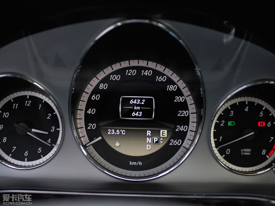 2012YE E 300L rкA