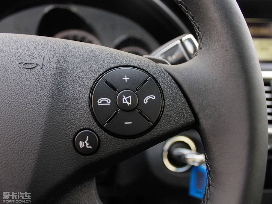 2012YE E 300L rкA