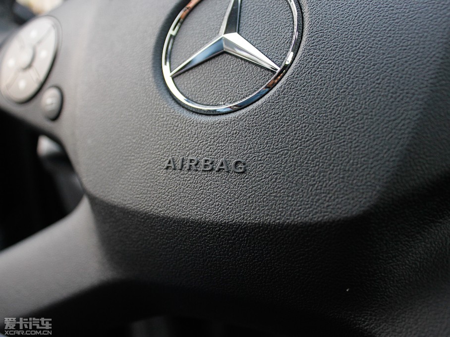 2012YE E 300L rкA