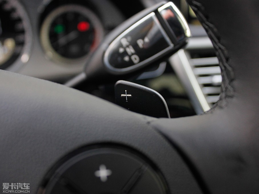 2012YE E 300L rкA