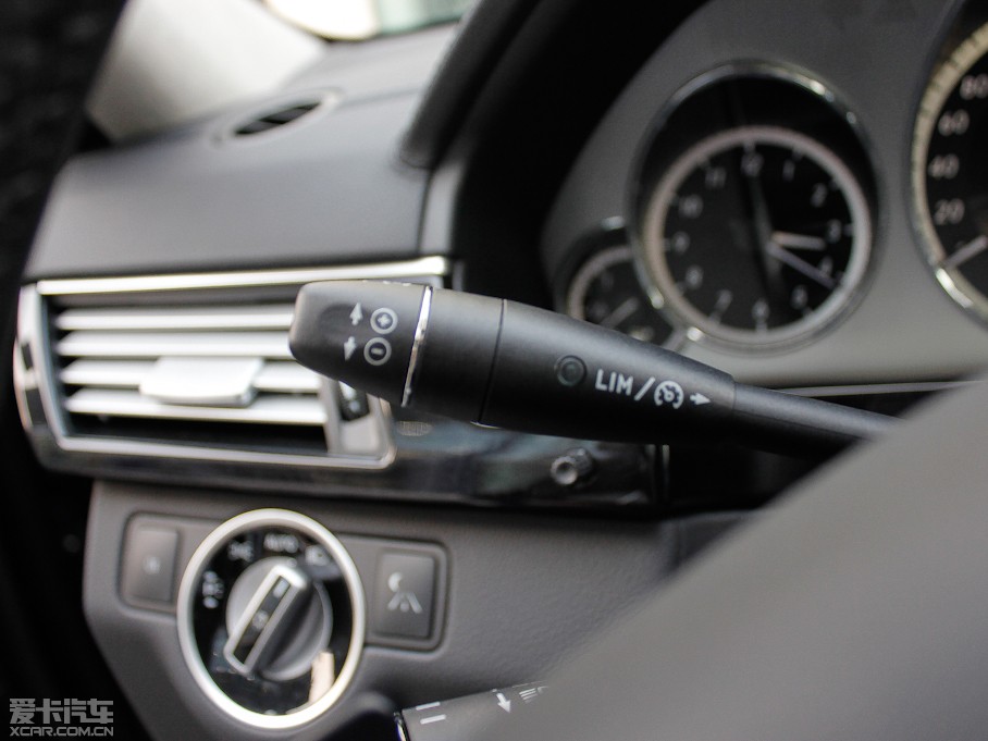 2012YE(j) E 300L r(sh)кA