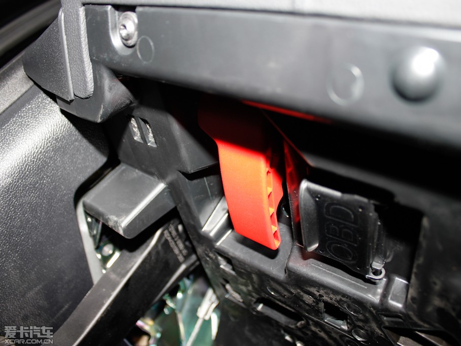 2012YE E 300L rкA