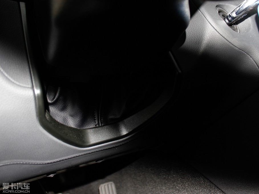 2012YE E 300L rкA