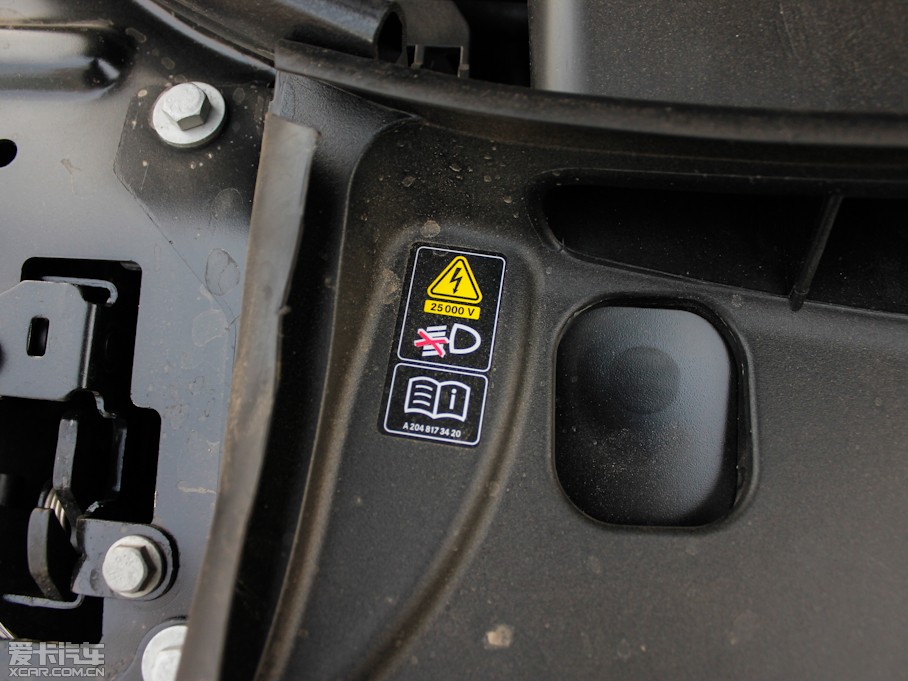 2012YE E 300L rкA