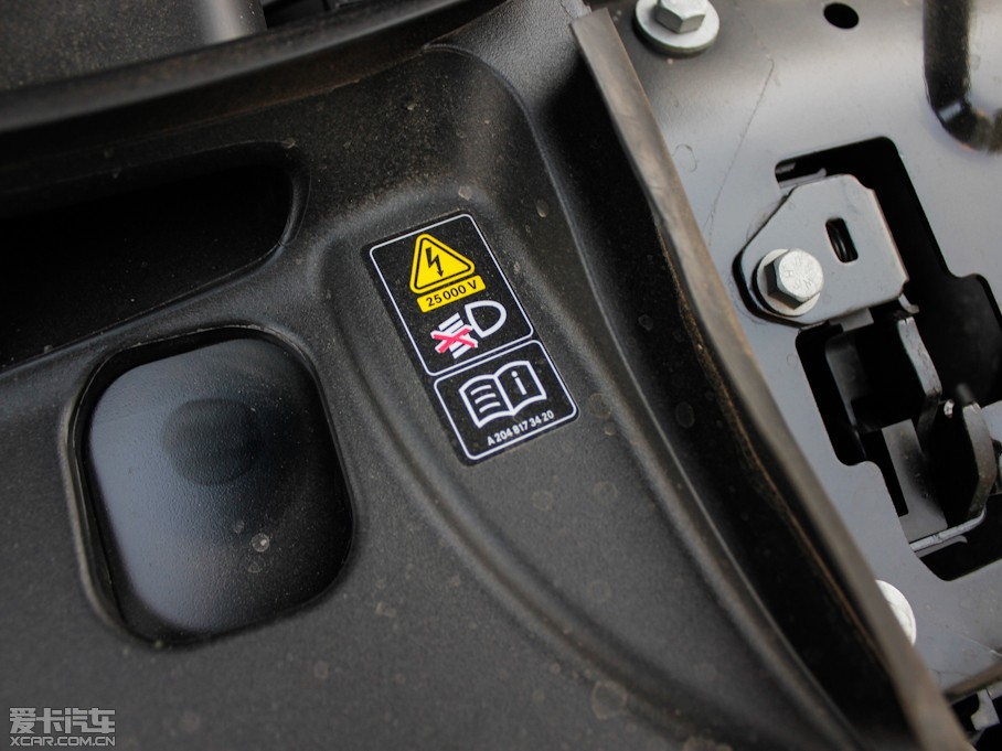 2012YE E 300L rкA