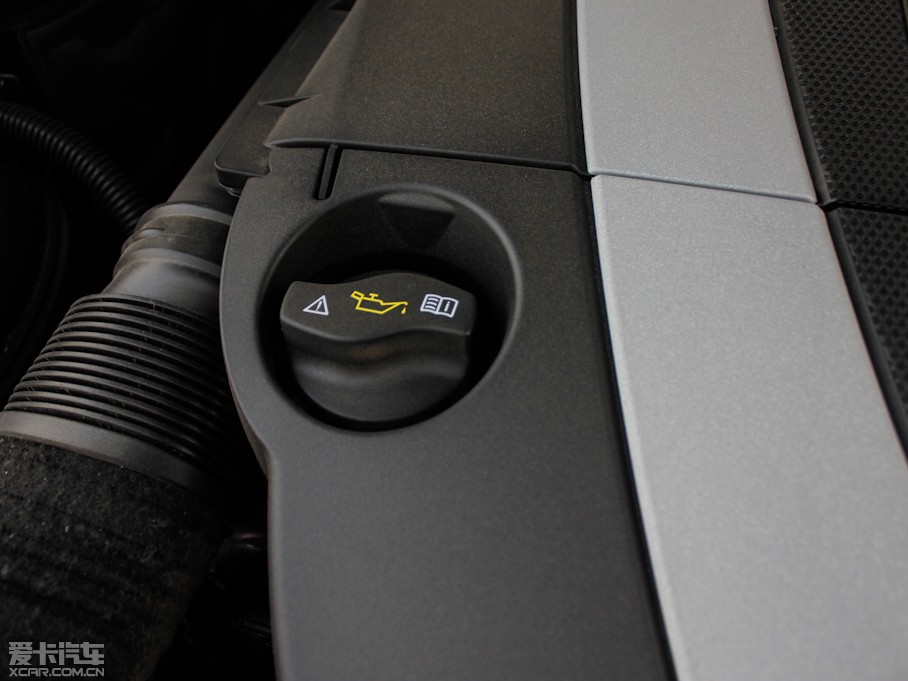 2012YE E 300L rкA